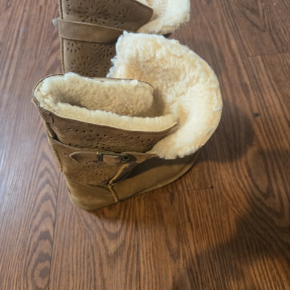 Snowboots - Picture 3 of 4